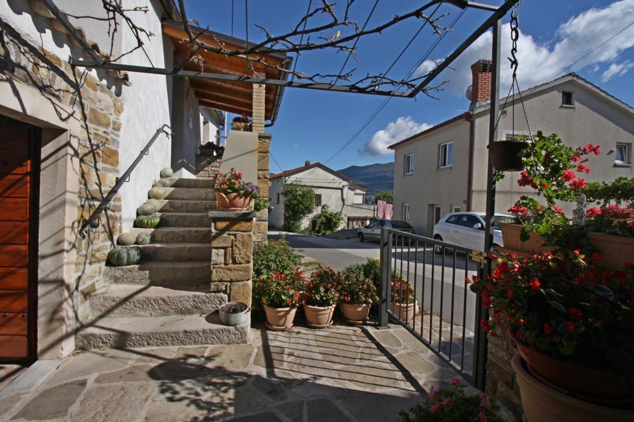 Lori Villa