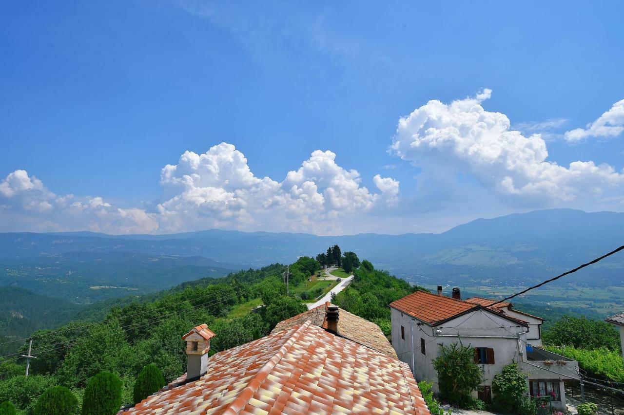 Lori Villa